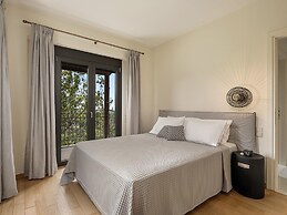 Villa Heora - The Floating Residence