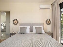 Villa Heora - The Floating Residence