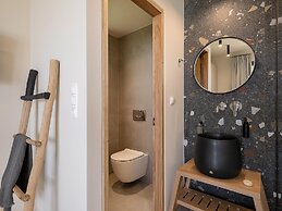 Villa Heora - The Floating Residence