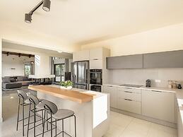 Villa Heora - The Floating Residence