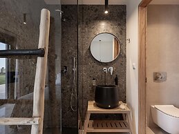 Villa Heora - The Floating Residence