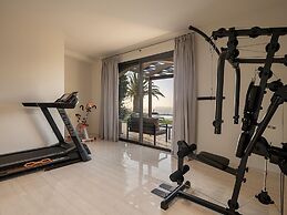 Villa Heora - The Floating Residence