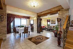 Villa Natura - With Private Heated Pool