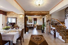 Villa Natura - With Private Heated Pool