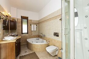 Villa Natura - With Private Heated Pool