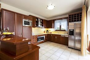 Villa Natura - With Private Heated Pool