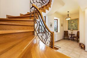 Villa Natura - With Private Heated Pool