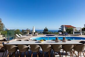 Villa Natura - With Private Heated Pool