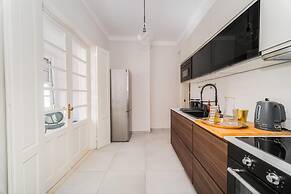 Nomad s By Sta Catarina Flats - 3bed Moments