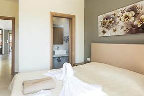 Villa Chnaris - Private Pool and Sauna