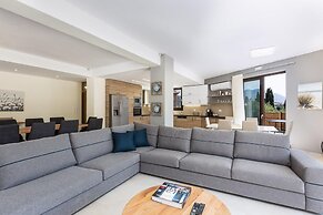 Villa Chnaris - Private Pool and Sauna