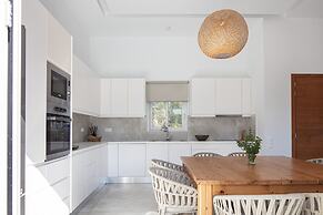 Mandana Villa - With Private Pool Jacuzzi