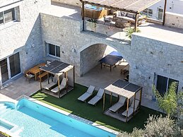 Mandana Villa - With Private Pool Jacuzzi