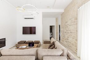 Mandana Villa - With Private Pool Jacuzzi