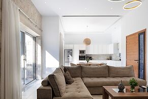 Mandana Villa - With Private Pool Jacuzzi