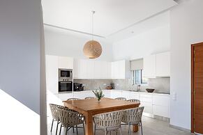 Mandana Villa - With Private Pool Jacuzzi