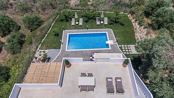 Villa Guinevere-with Private Pool