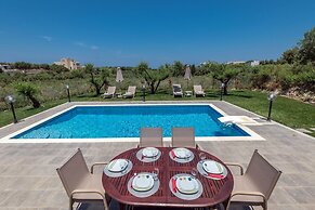 Villa Guinevere-with Private Pool