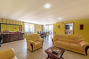 Villa Guinevere-with Private Pool