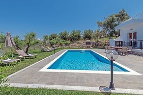 Villa Guinevere-with Private Pool