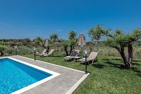 Villa Guinevere-with Private Pool