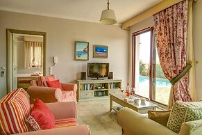 Kalliope Villa - Classic Modern With a Splash of Glam