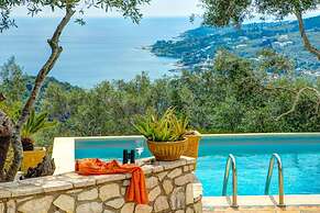 Kalliope Villa - Classic Modern With a Splash of Glam