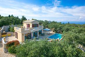 Kalliope Villa - Classic Modern With a Splash of Glam