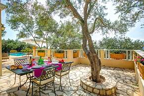 Anastasia Villa - Timeless Elegant Sanctuary With Panoramic Views