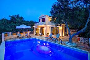 Anastasia Villa - Timeless Elegant Sanctuary With Panoramic Views