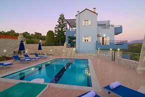 Blue Villa 2 - With Private Pool