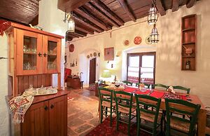 Dandy on the Hill in Parnassus Villa Pasifne up to Nine People