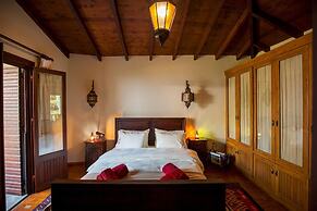 Dandy on the Hill in Parnassus Villa Pasifne up to Nine People