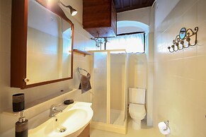 Dandy on the Hill in Parnassus Villa Pasifne up to Nine People