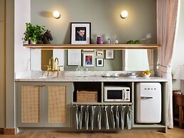 Palihouse Hyde Park Village