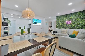 6 to 42 Guests 6 Kitchens Comfort Retreat Heart Wynwood