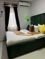 Glandov Suites and Apartment