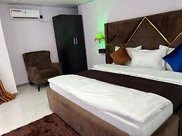 Glandov Suites and Apartment