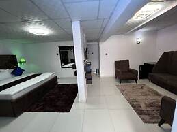 Glandov Suites and Apartment