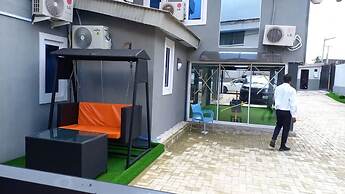 Glandov Suites and Apartment