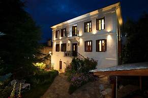 Archontiko Polyzos 11 Manolia