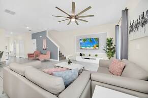 Frozen, Spiderman and Mickey Rooms, Private Pool!