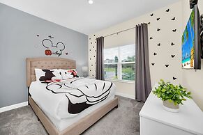 Frozen, Spiderman and Mickey Rooms, Private Pool!