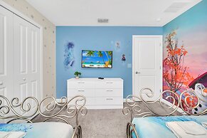 Frozen, Spiderman and Mickey Rooms, Private Pool!