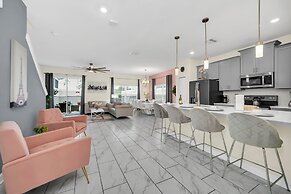 Frozen, Spiderman and Mickey Rooms, Private Pool!