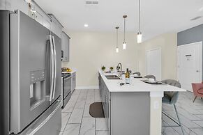 Frozen, Spiderman and Mickey Rooms, Private Pool!