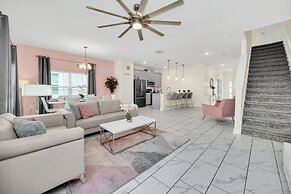 Frozen, Spiderman and Mickey Rooms, Private Pool!