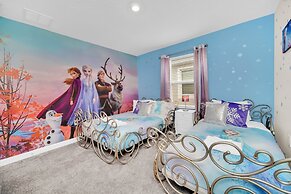Frozen, Spiderman and Mickey Rooms, Private Pool!
