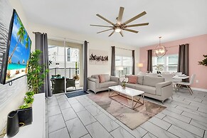 Frozen, Spiderman and Mickey Rooms, Private Pool!