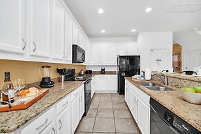 Short Walk From Clubhouse! Wonderful Pool Villa